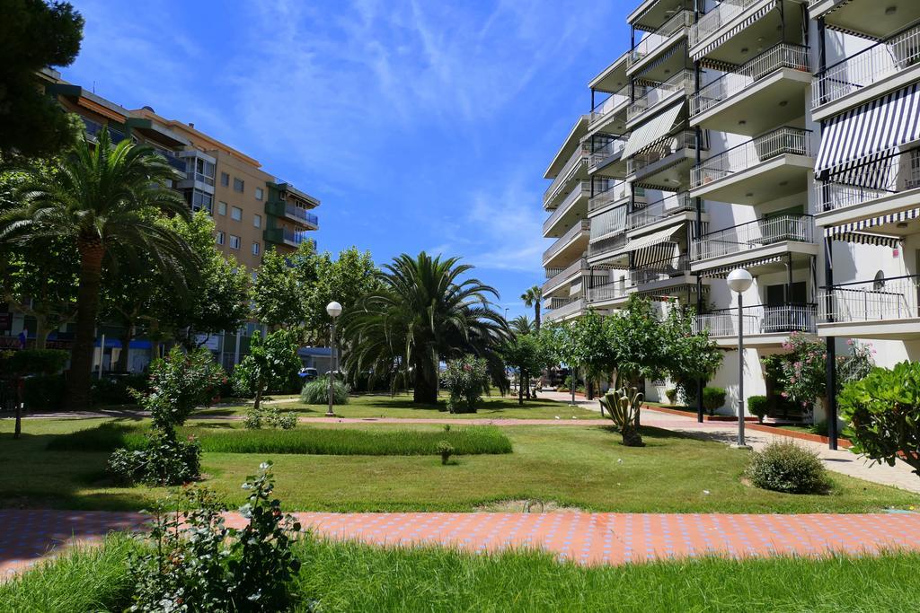 Rentalmar Aries Plus Salou Esterno foto